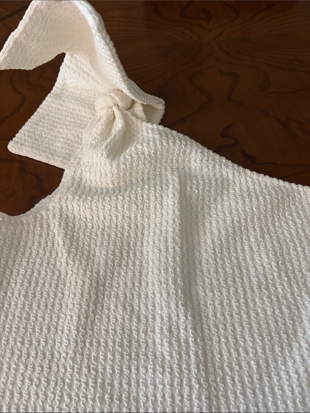 Club Monaco Off-White Textured One-Shoulder Top - Picture 3 of 6